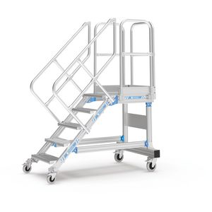 Mobile access steps with platform