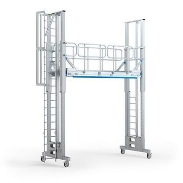 Platzsparende Konfiguration mit Steigleiter.